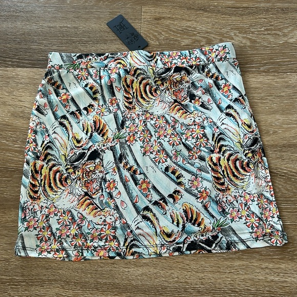 Ed Hardy mini skirt - Picture 2 of 7